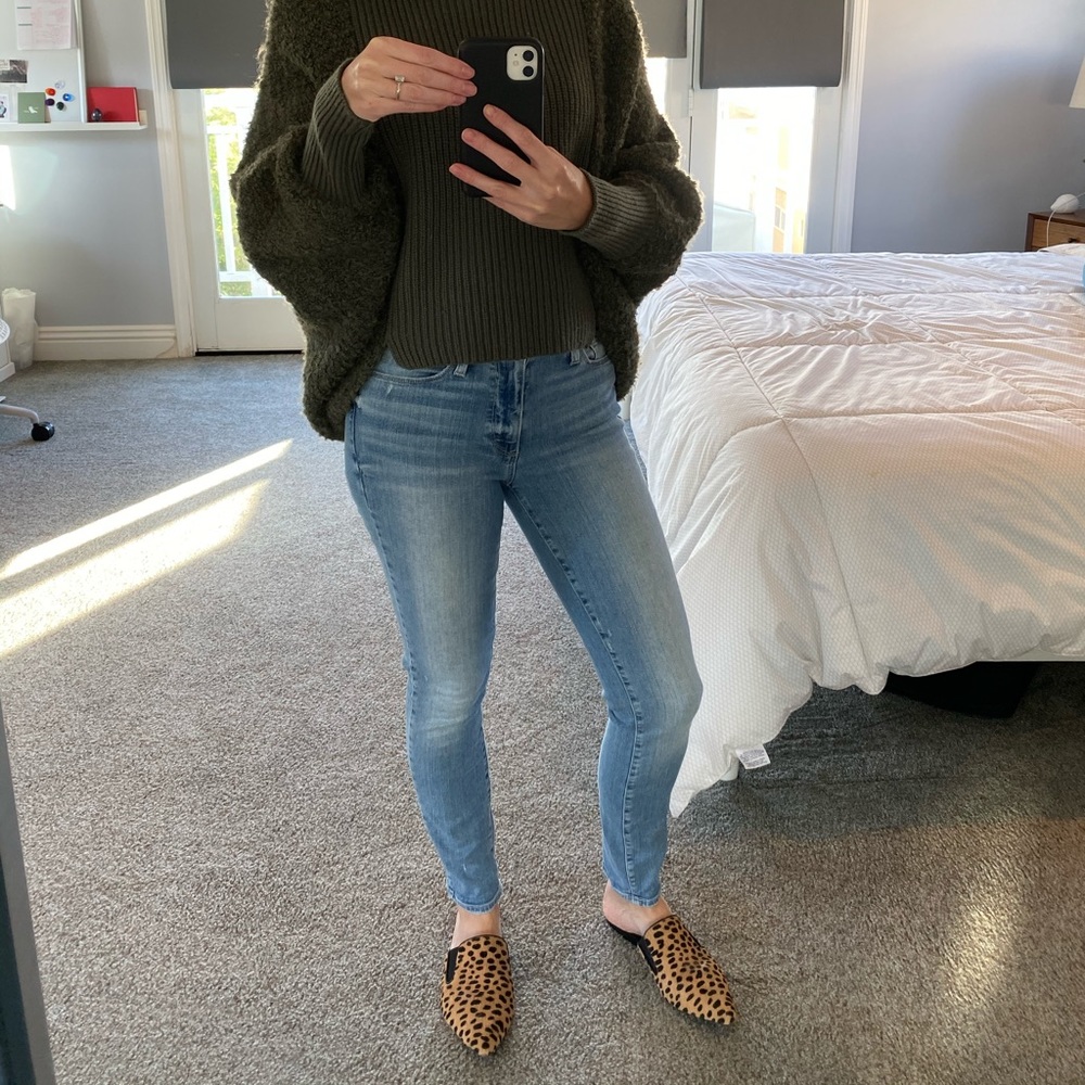 Paige premium denim hoxton ankle jeans